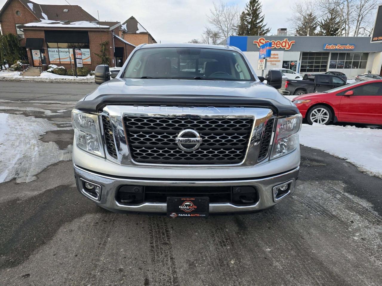 2017 Nissan Titan 4WD Crew Cab SV Photo