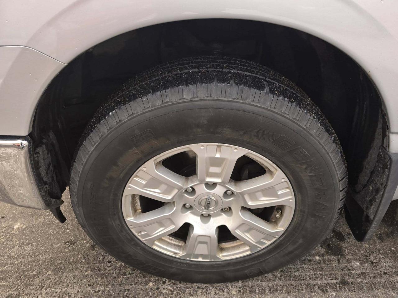 2017 Nissan Titan 4WD Crew Cab SV Photo