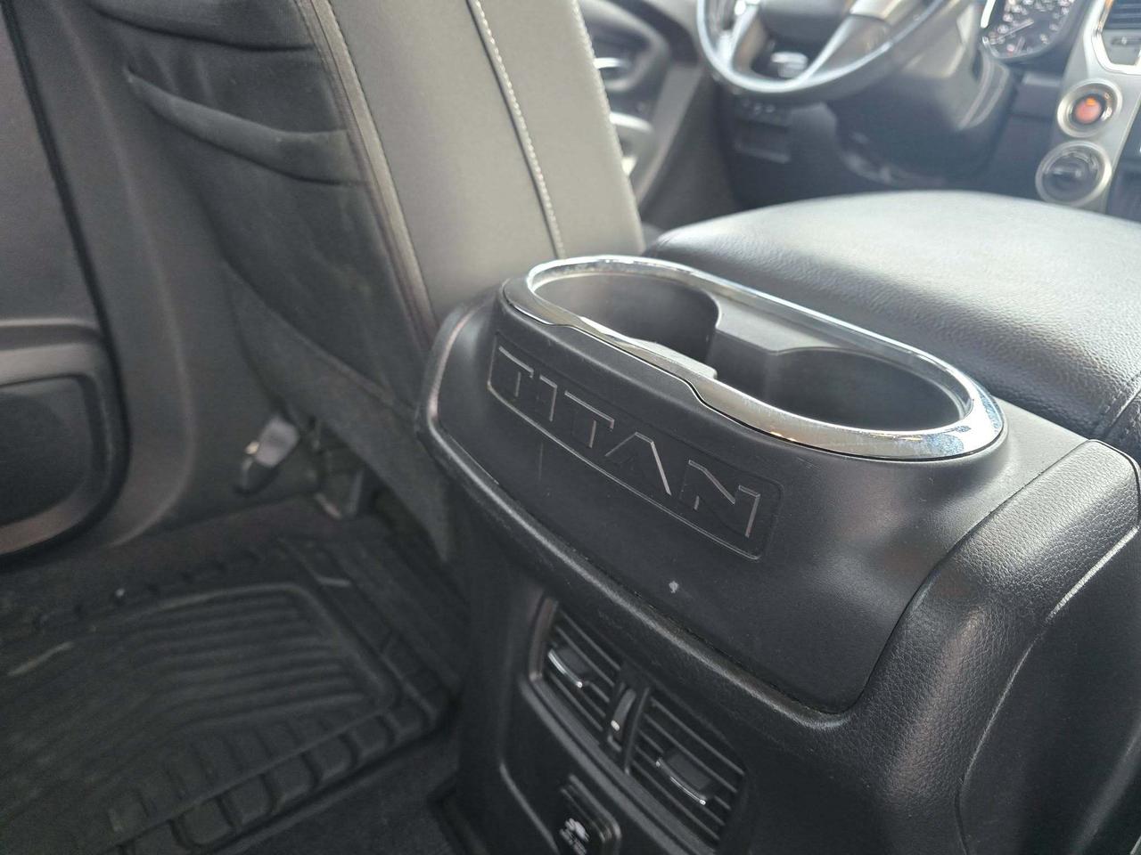 2017 Nissan Titan 4WD Crew Cab SV Photo