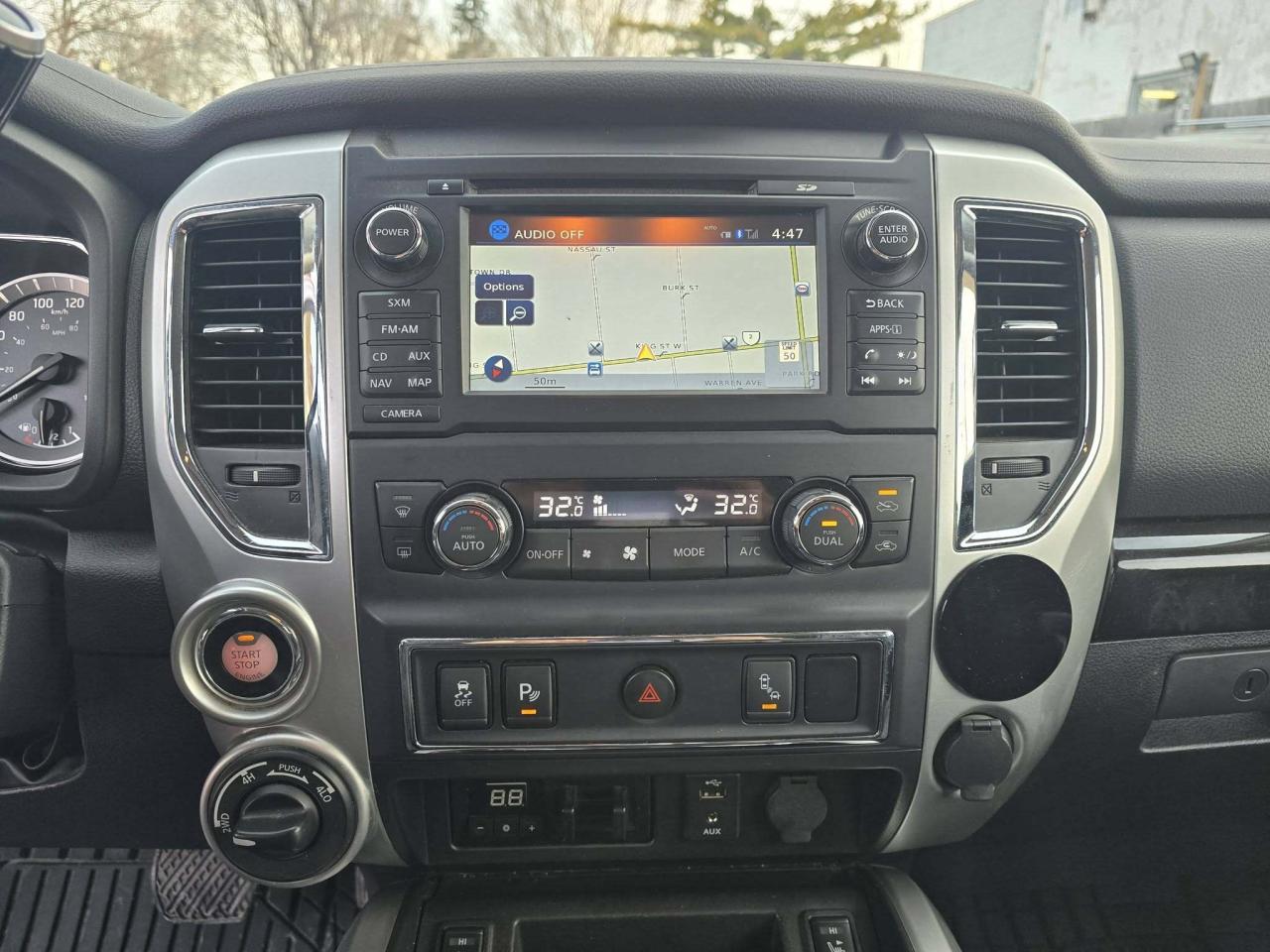 2017 Nissan Titan 4WD Crew Cab SV Photo