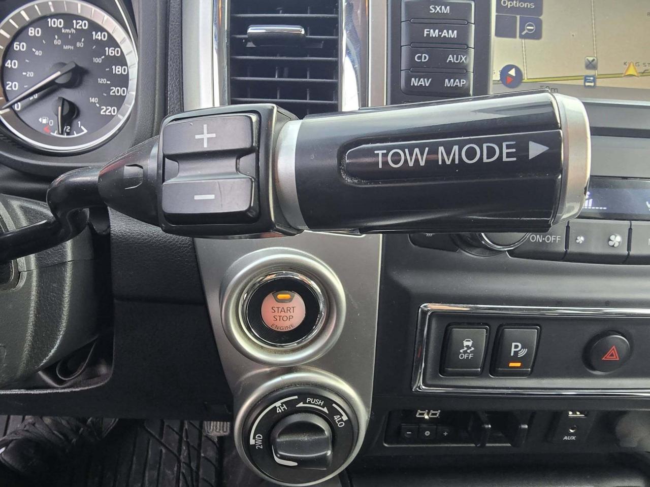 2017 Nissan Titan 4WD Crew Cab SV Photo