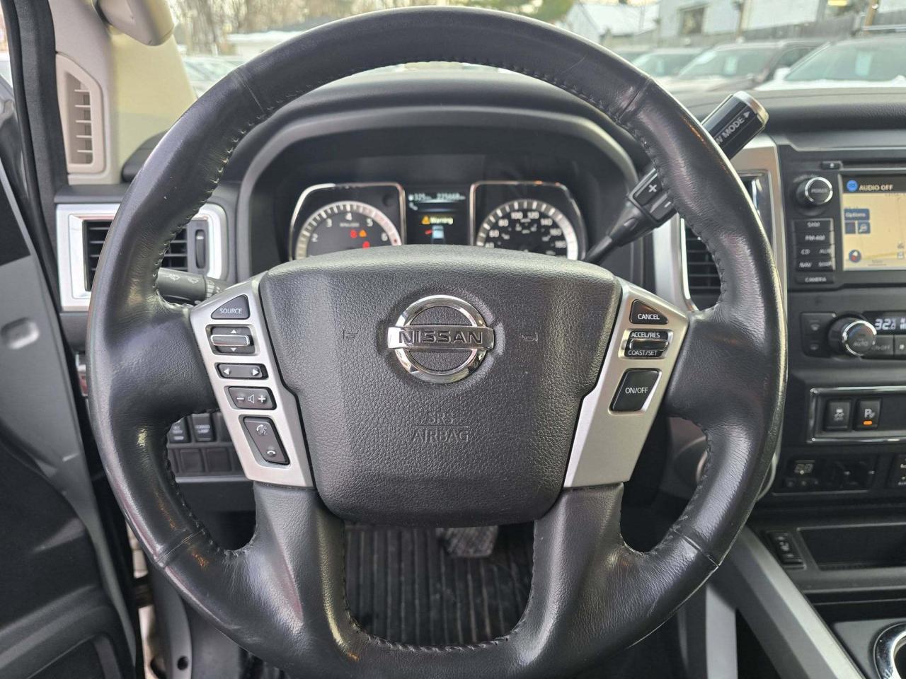2017 Nissan Titan 4WD Crew Cab SV Photo