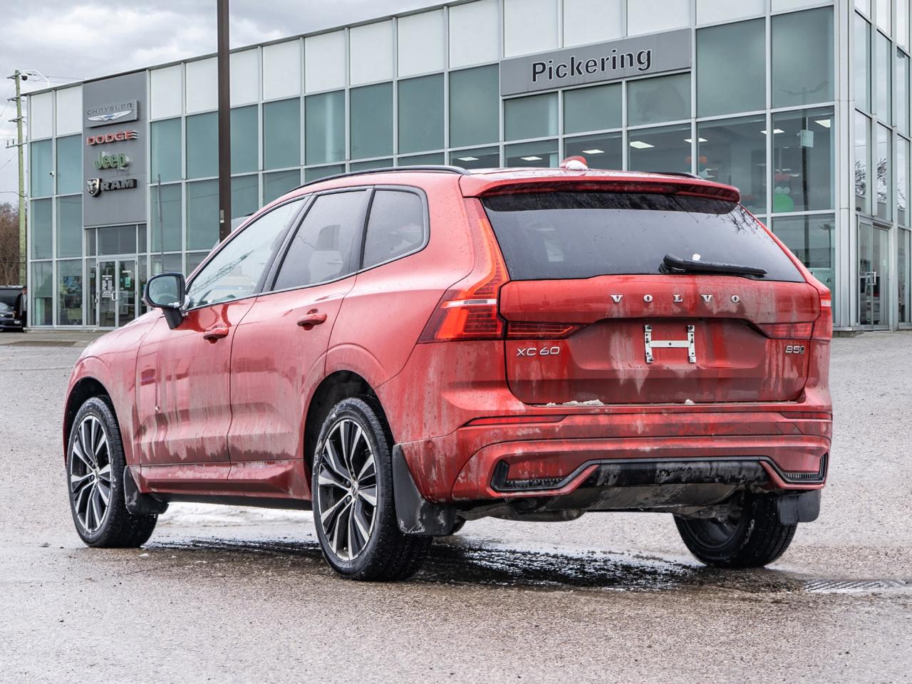 2024 Volvo XC60 B5 AWD Plus Dark Theme Photo