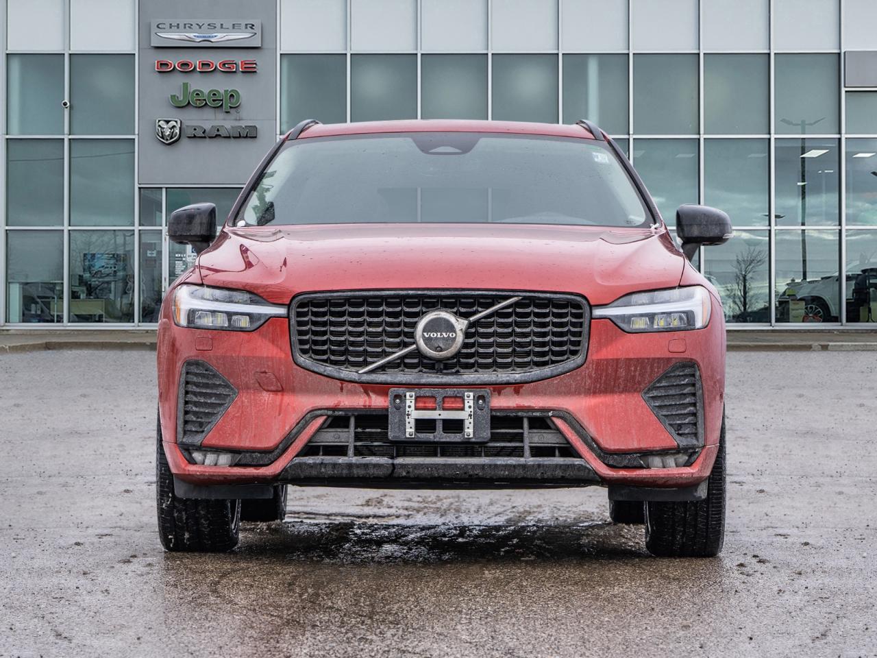 2024 Volvo XC60 B5 AWD Plus Dark Theme Photo