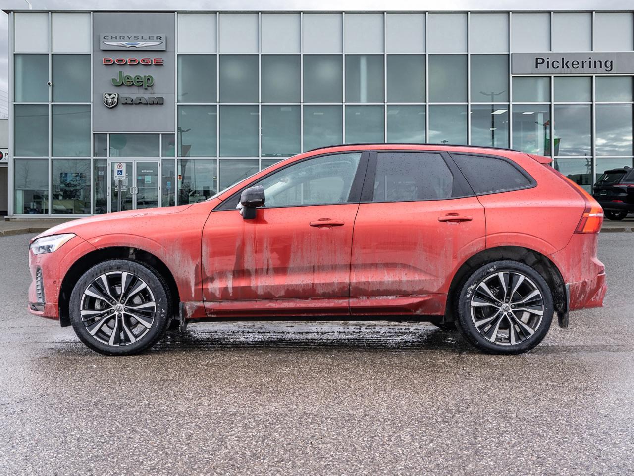 2024 Volvo XC60 B5 AWD Plus Dark Theme Photo