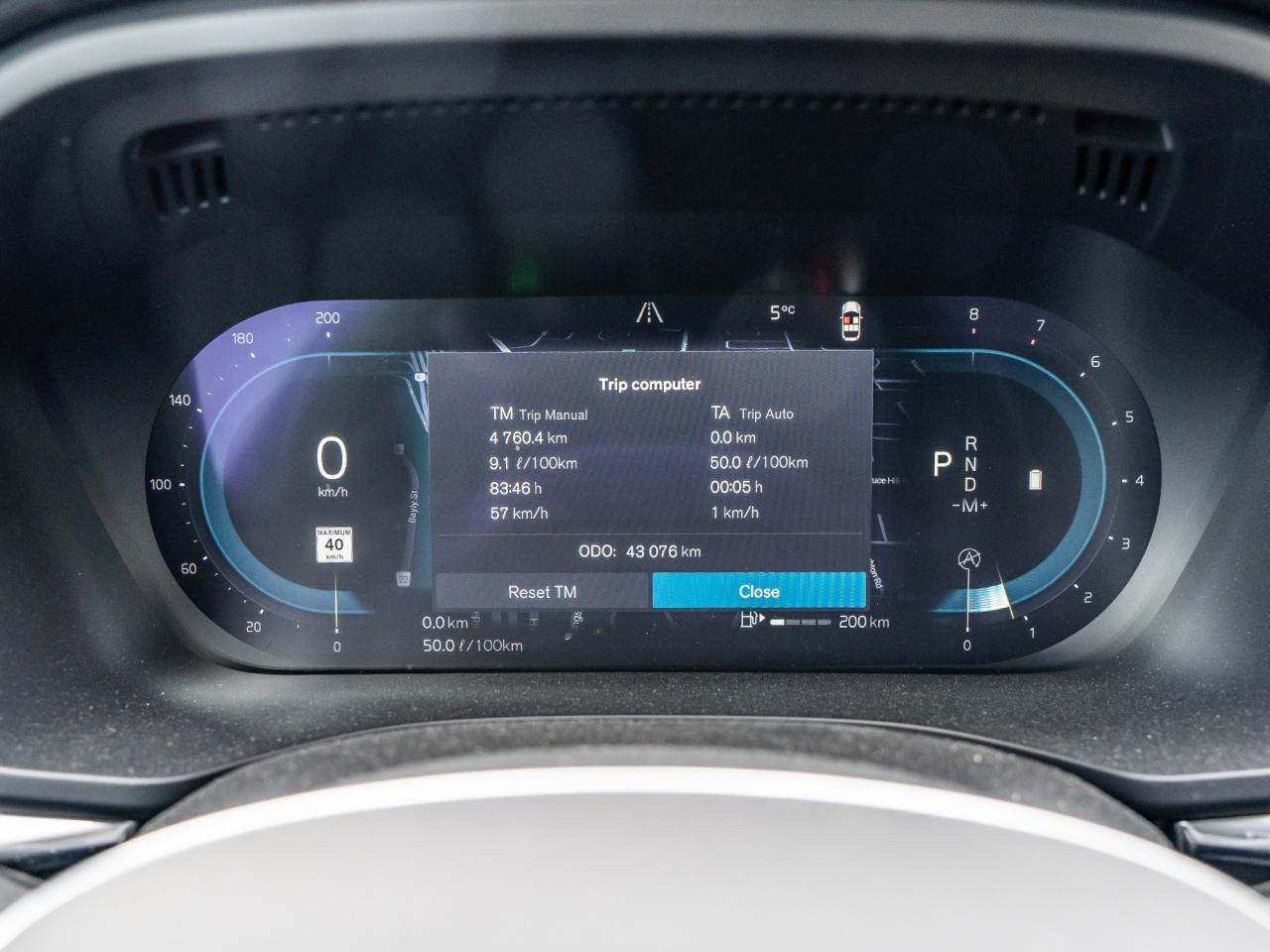 2024 Volvo XC60 B5 AWD Plus Dark Theme Photo