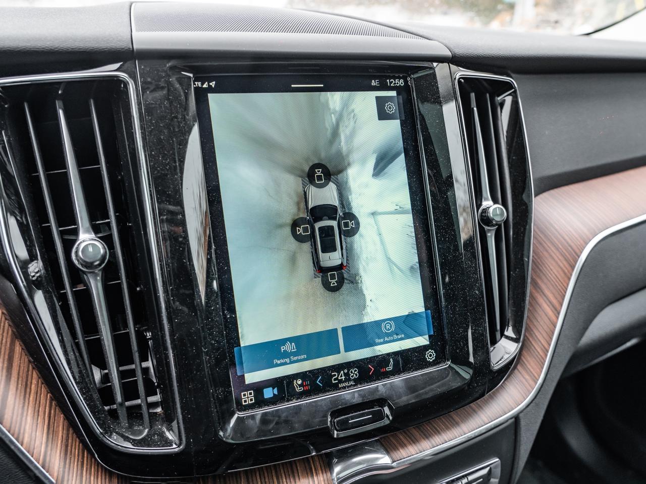 2024 Volvo XC60 B5 AWD Plus Dark Theme Photo