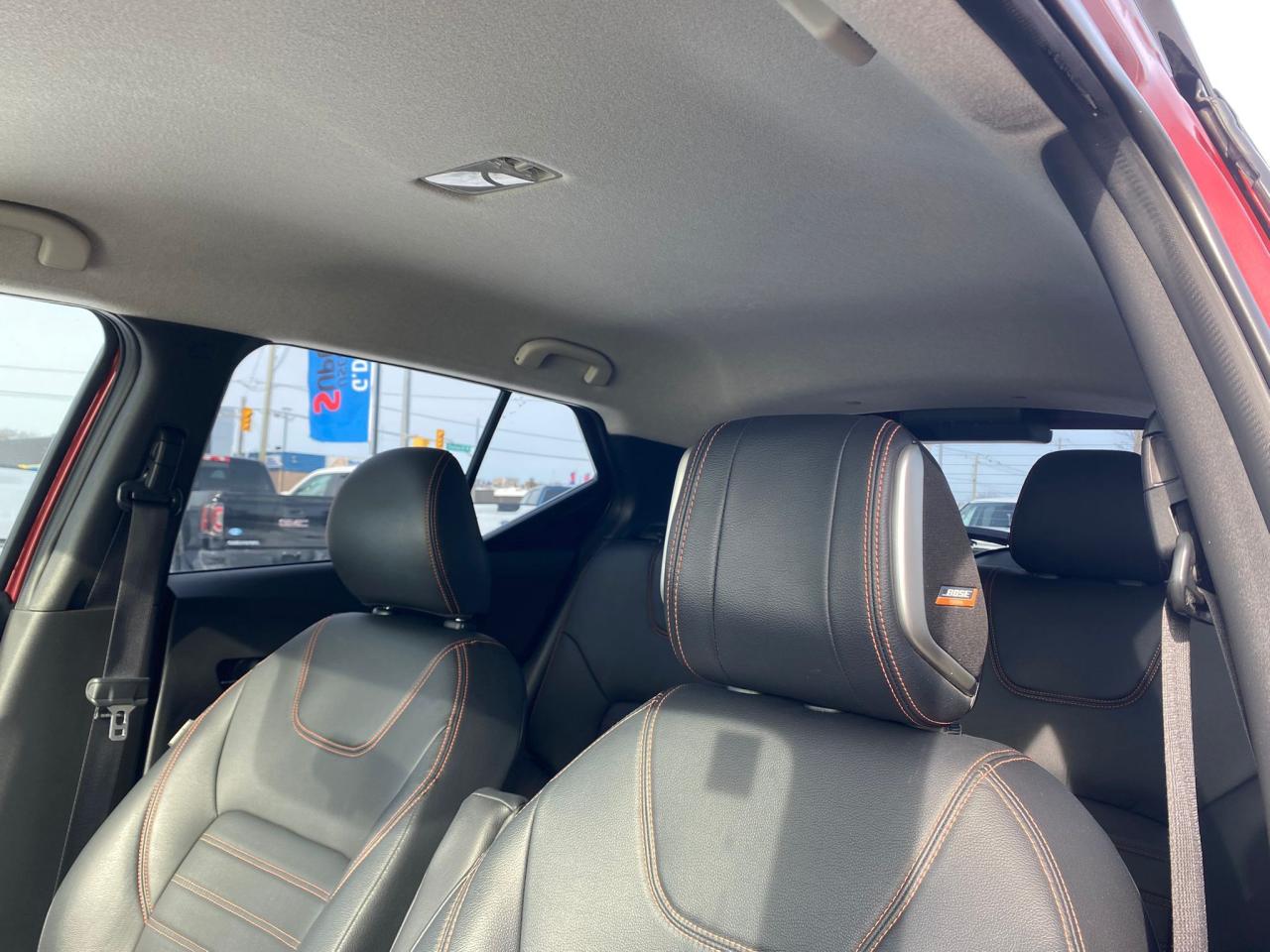 2019 Nissan Kicks SR FWD ~Heated Leather ~Bluetooth ~Alloys ~Camera Photo