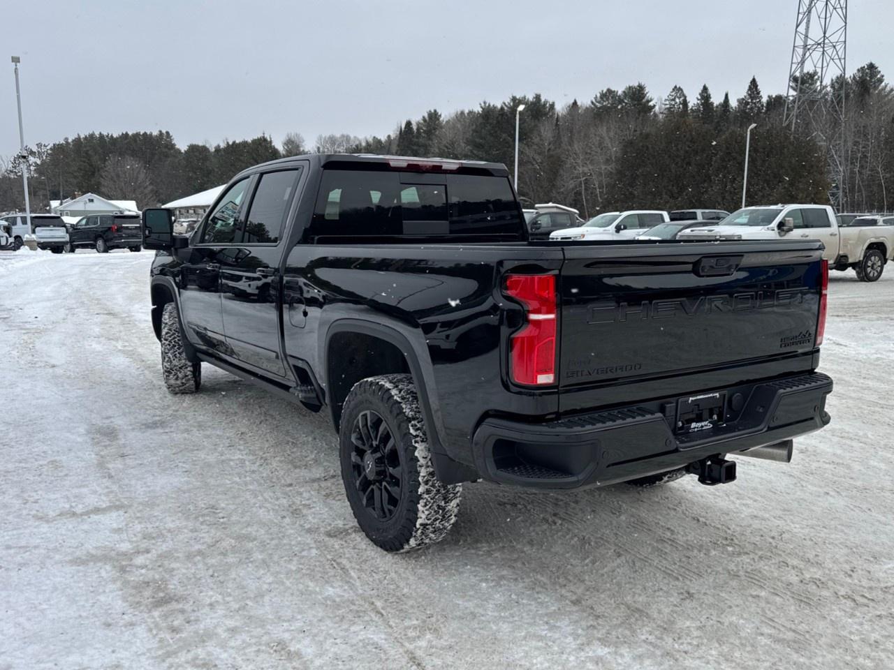 2026 Chevrolet SILVERADO 2500HD 4WD Crew Cab Standard Box High Country Photo