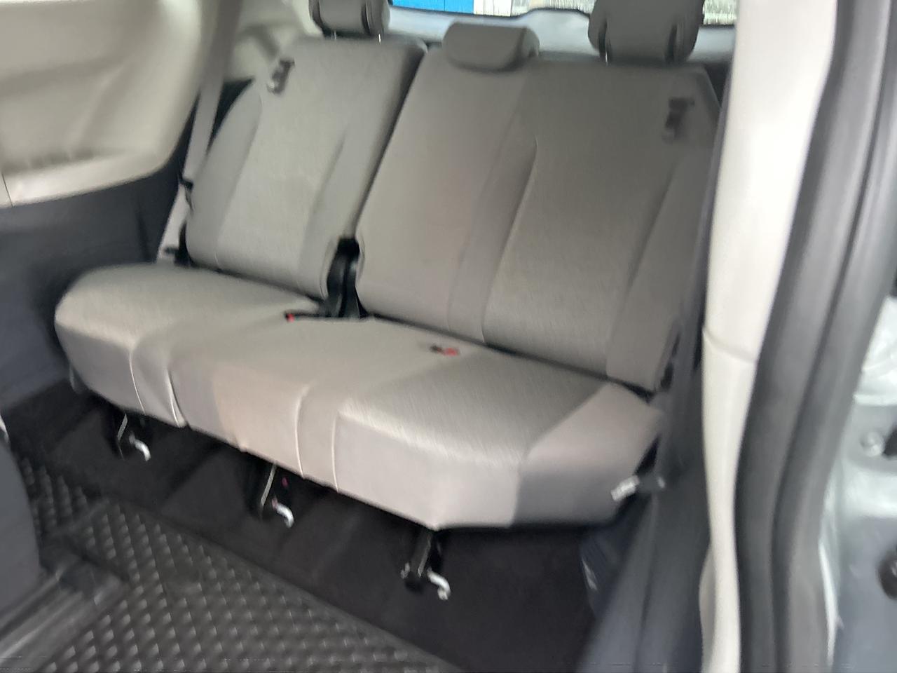 2024 Toyota Sienna LE Hybrid   Clean Carfax   One Owner Photo