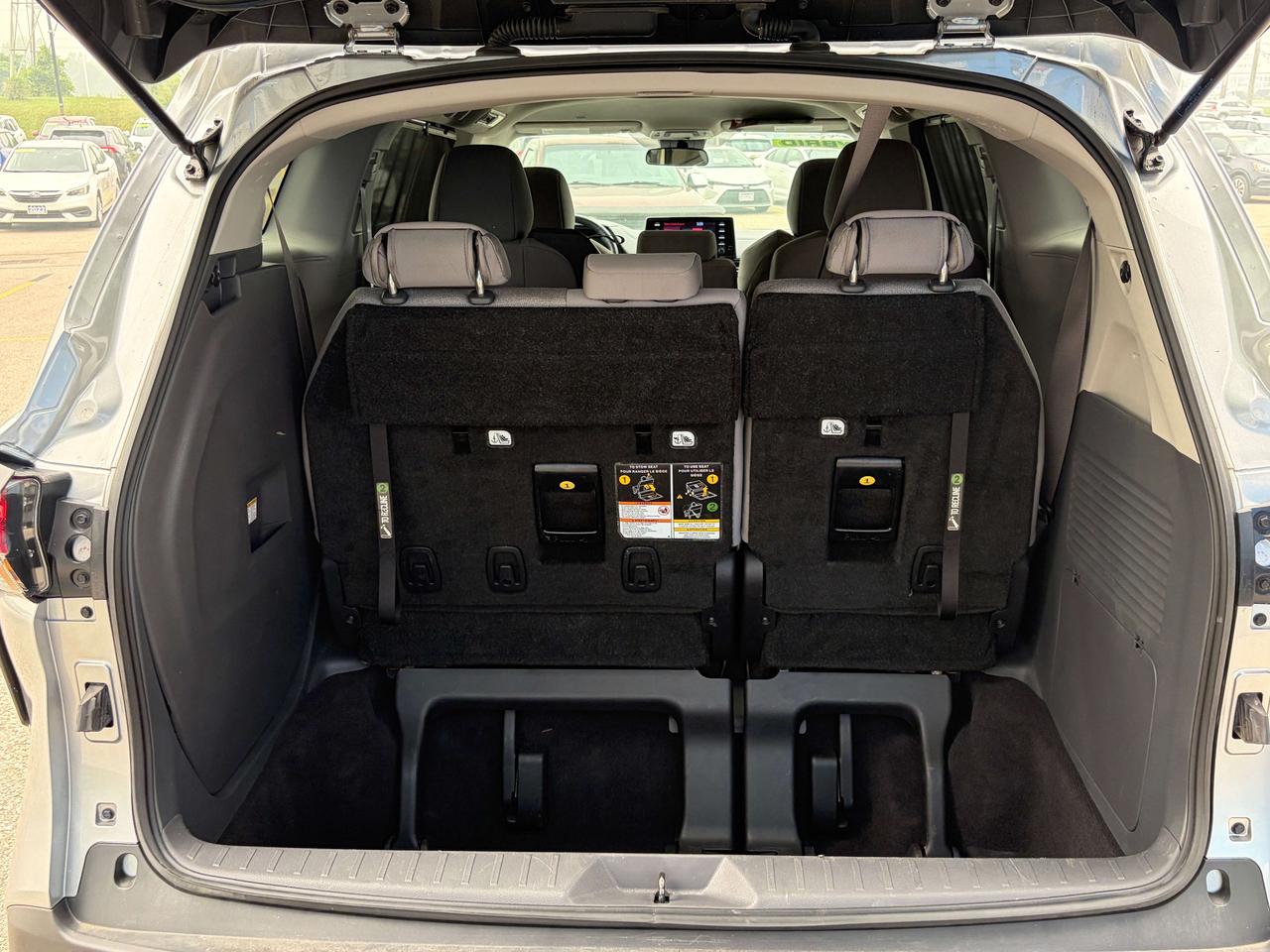 2024 Toyota Sienna LE Hybrid FWD   Factory Warranty   Clean Carfax Photo