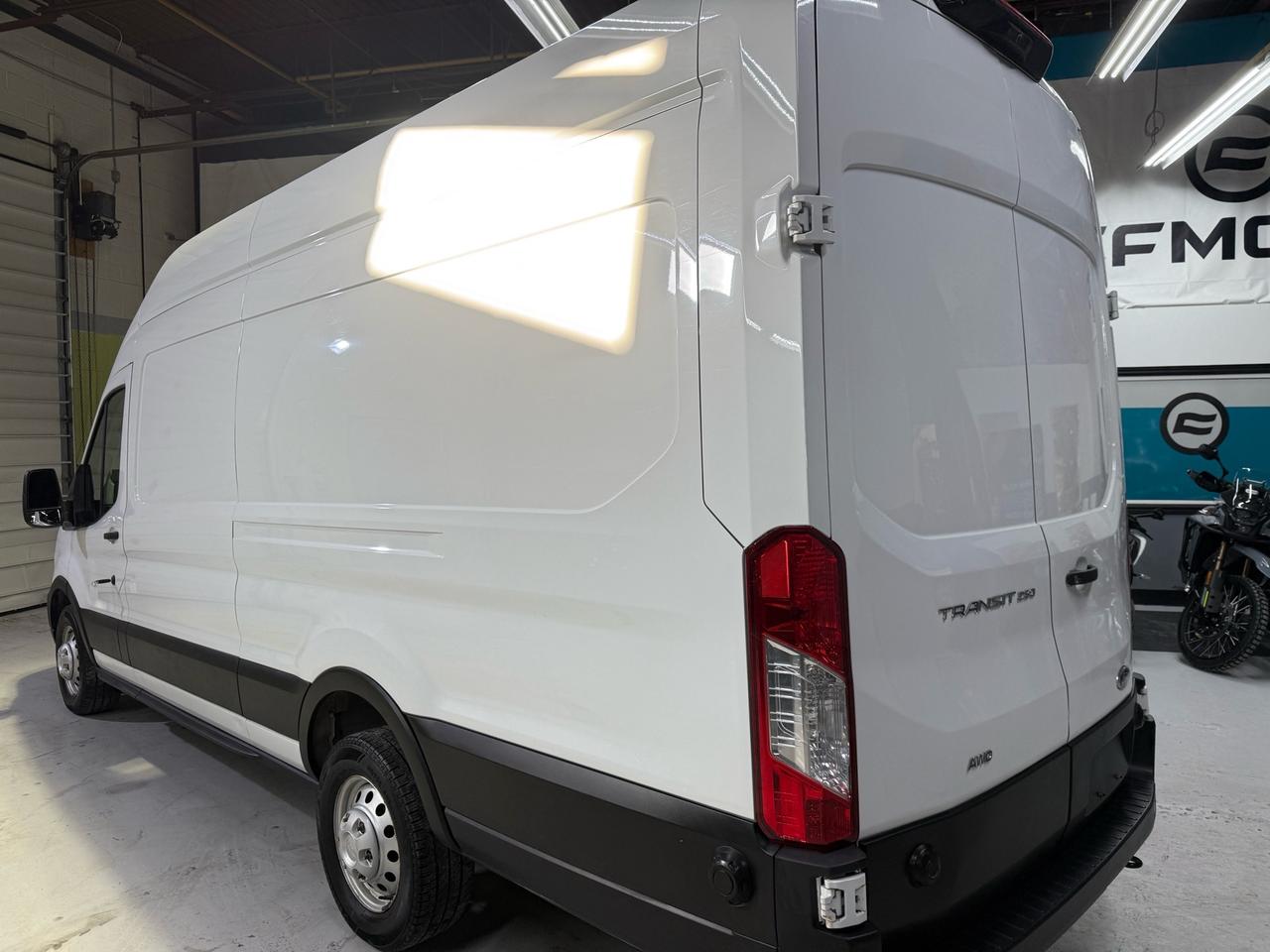 2024 Ford Transit Cargo Van AWD   T-250 148 EL   EXTRA LONG   CAMERA   HIGH RO Photo3