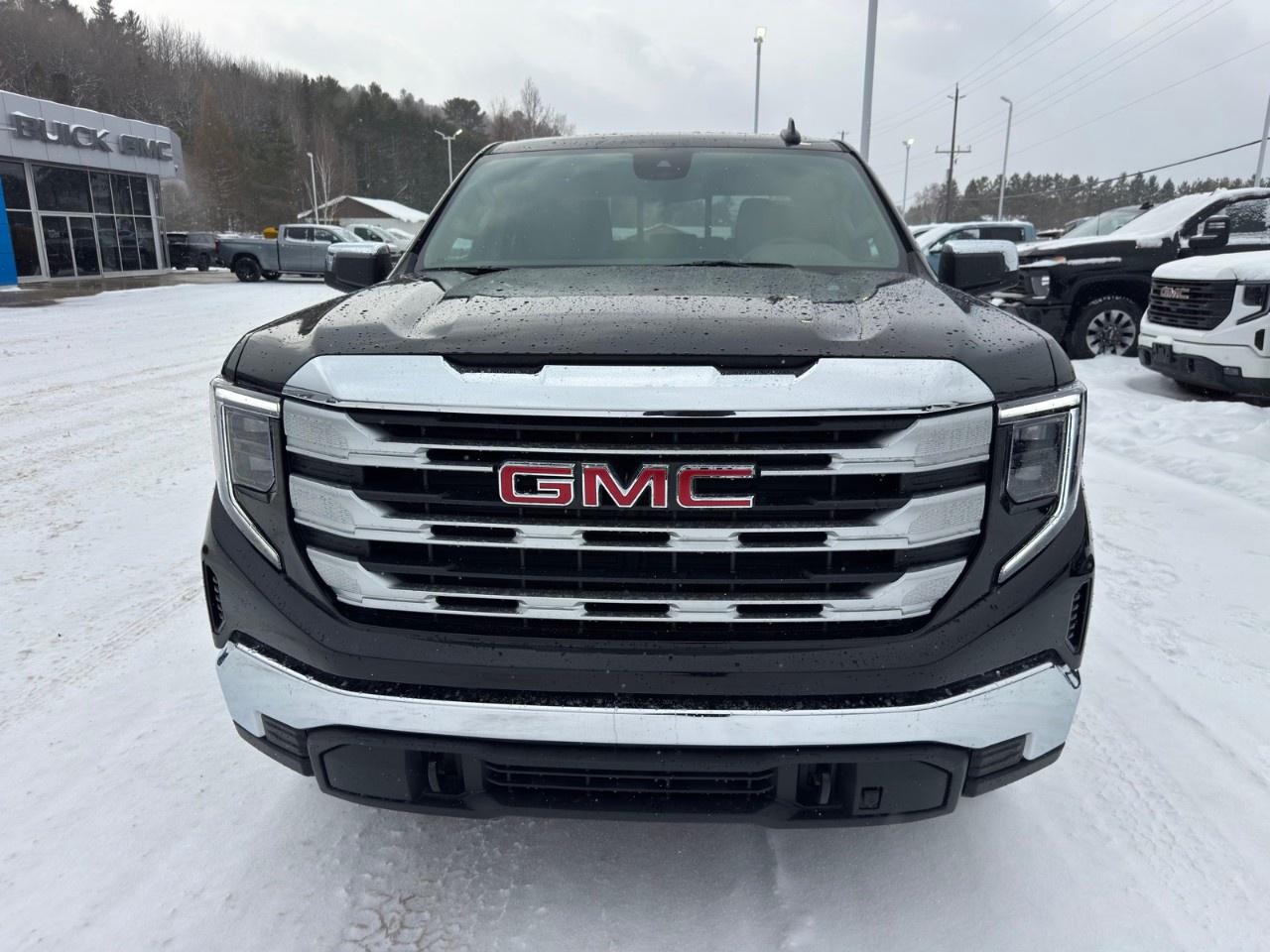 2026 GMC Sierra 1500 Crew Cab Short Box 4-Wheel Drive SLE Photo