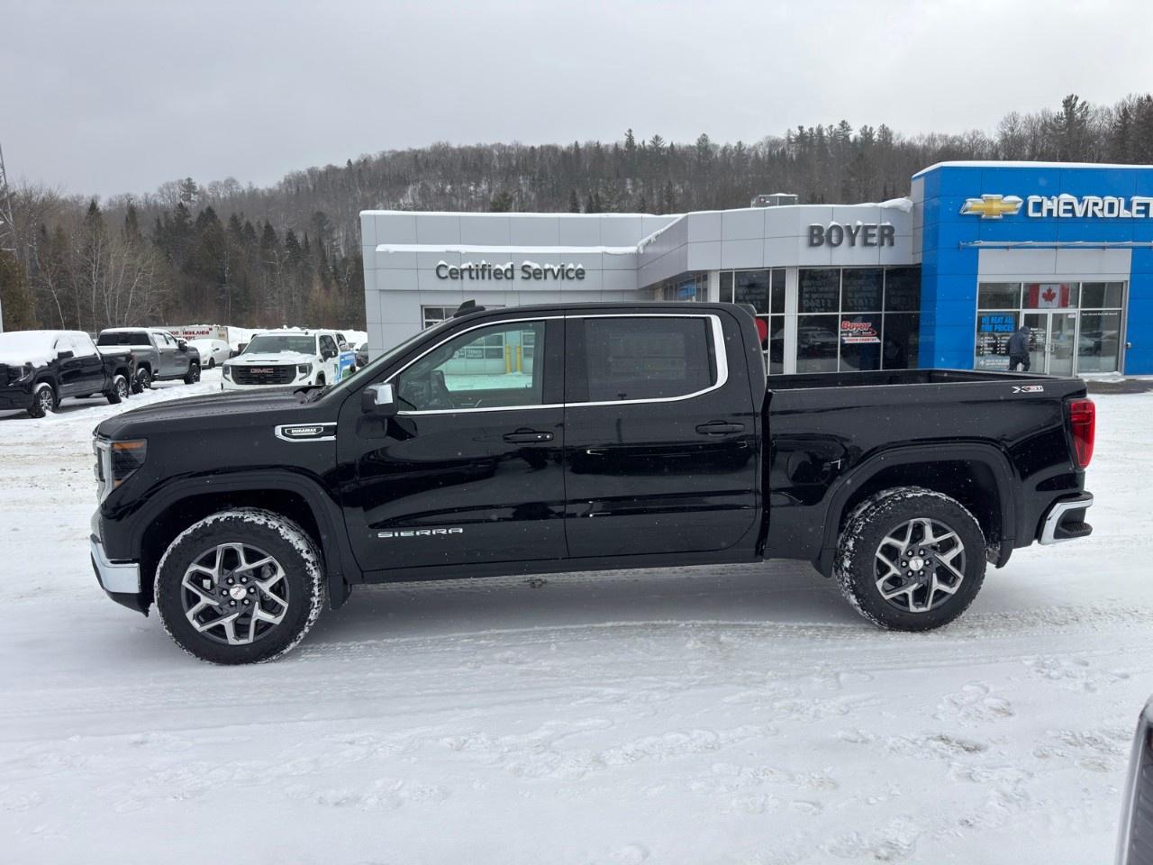 2026 GMC Sierra 1500 Crew Cab Short Box 4-Wheel Drive SLE Photo