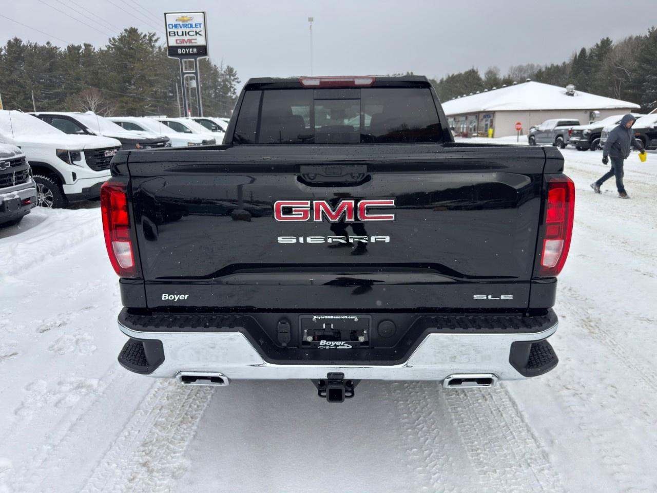 2026 GMC Sierra 1500 Crew Cab Short Box 4-Wheel Drive SLE Photo