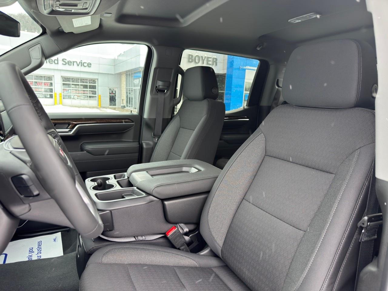 2026 GMC Sierra 1500 Crew Cab Short Box 4-Wheel Drive SLE Photo