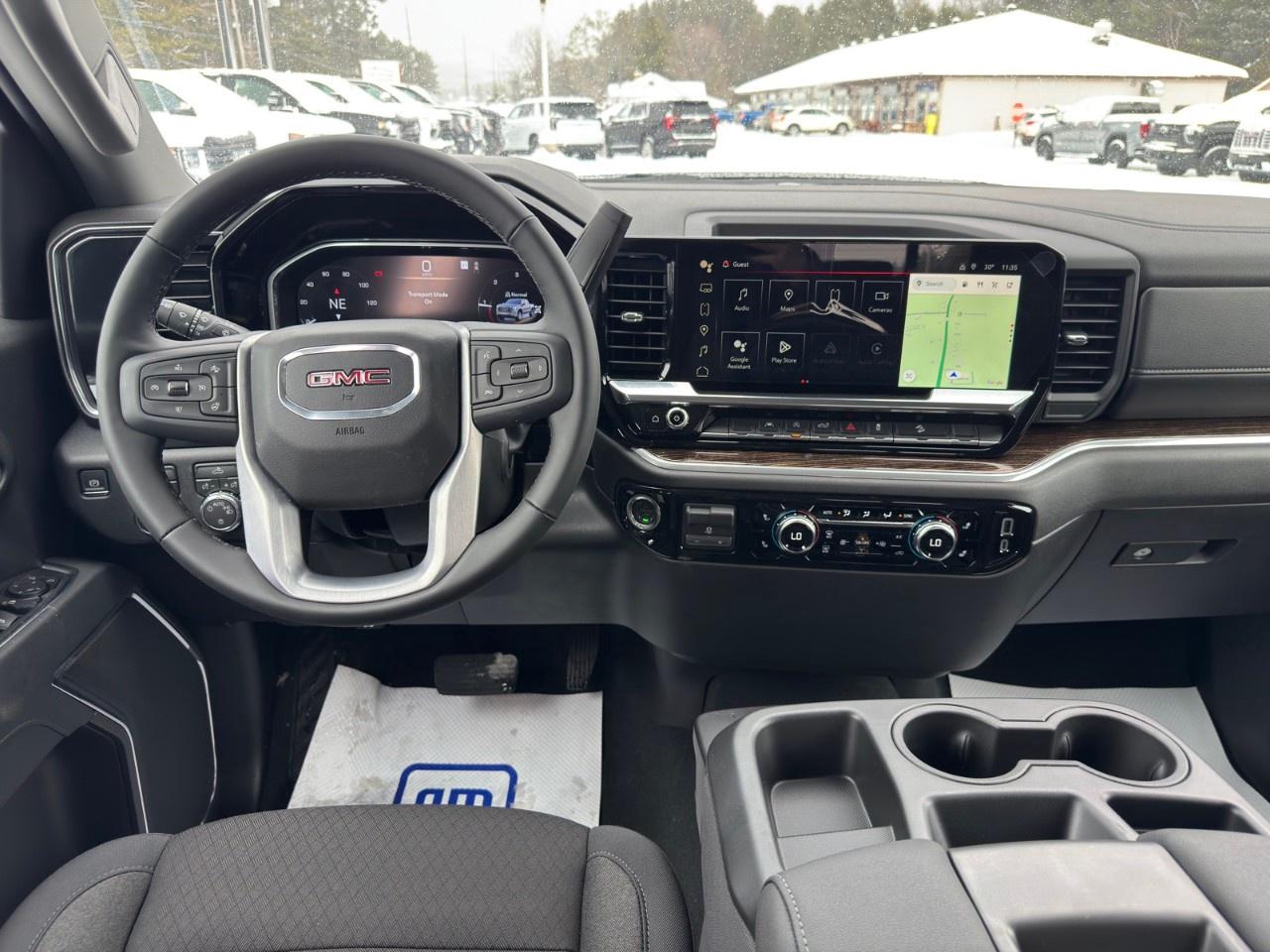 2026 GMC Sierra 1500 Crew Cab Short Box 4-Wheel Drive SLE Photo