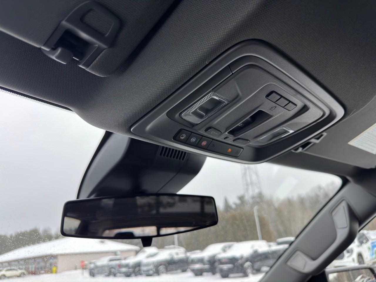 2026 GMC Sierra 1500 Crew Cab Short Box 4-Wheel Drive SLE Photo