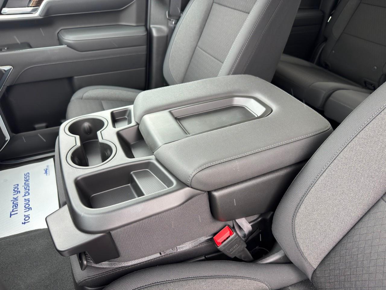 2026 GMC Sierra 1500 Crew Cab Short Box 4-Wheel Drive SLE Photo