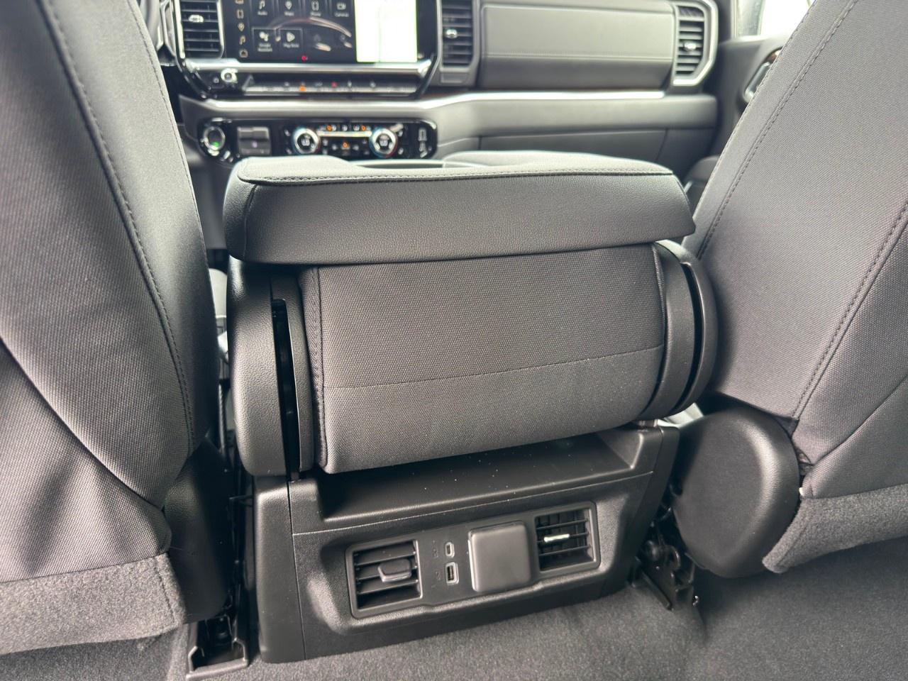 2026 GMC Sierra 1500 Crew Cab Short Box 4-Wheel Drive SLE Photo