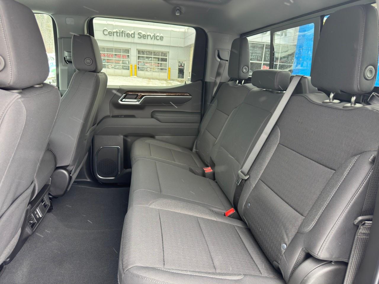 2026 GMC Sierra 1500 Crew Cab Short Box 4-Wheel Drive SLE Photo