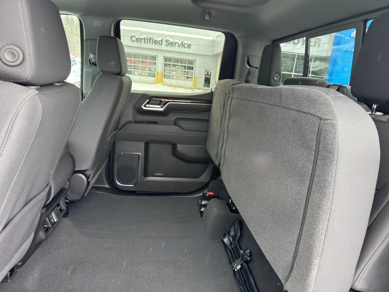 2026 GMC Sierra 1500 Crew Cab Short Box 4-Wheel Drive SLE Photo