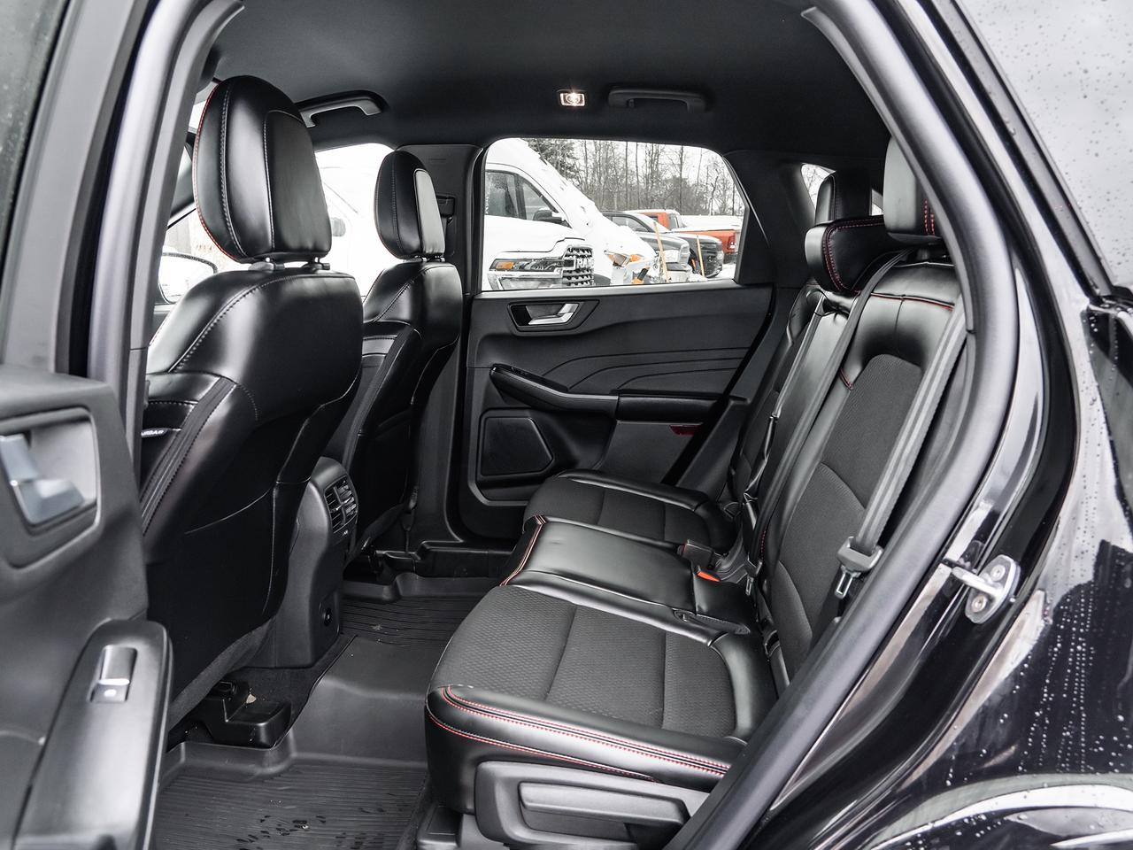 2025 Ford Escape ST-Line Select AWD Photo