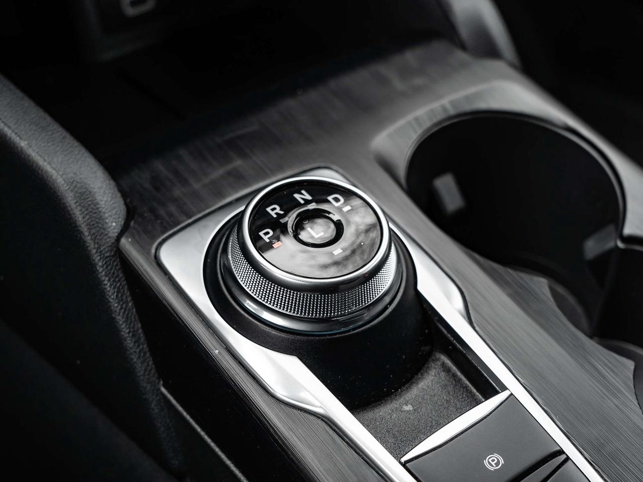 2025 Ford Escape ST-Line Select AWD Photo