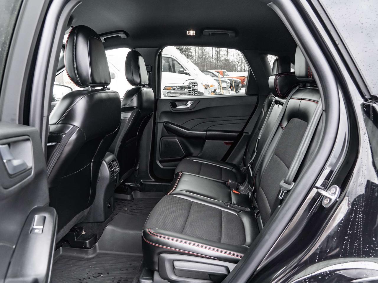 2025 Ford Escape ST-Line Select AWD Photo