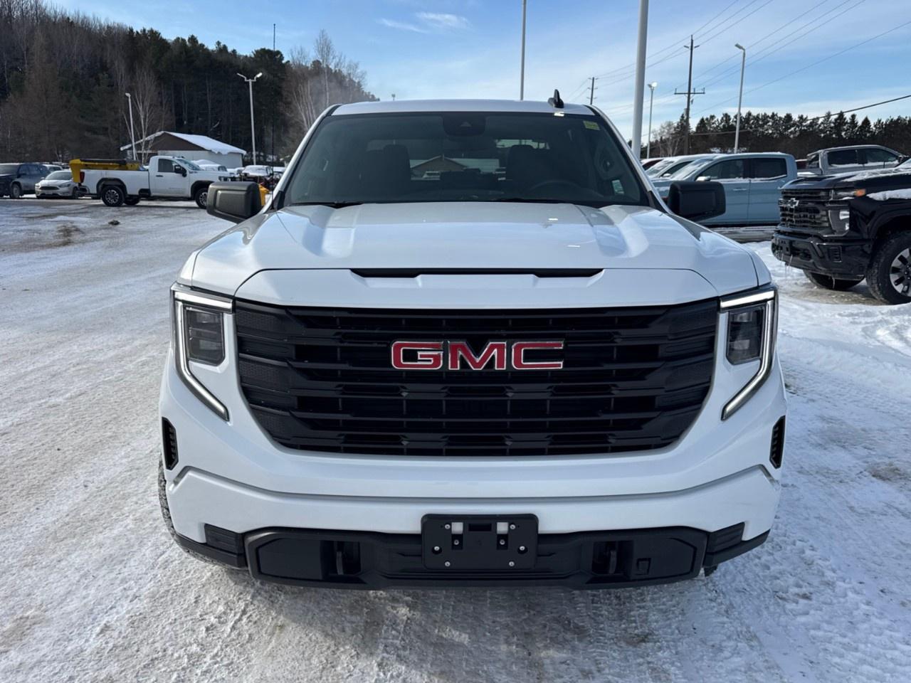 2026 GMC Sierra 1500 Crew Cab Short Box 4-Wheel Drive Pro Photo