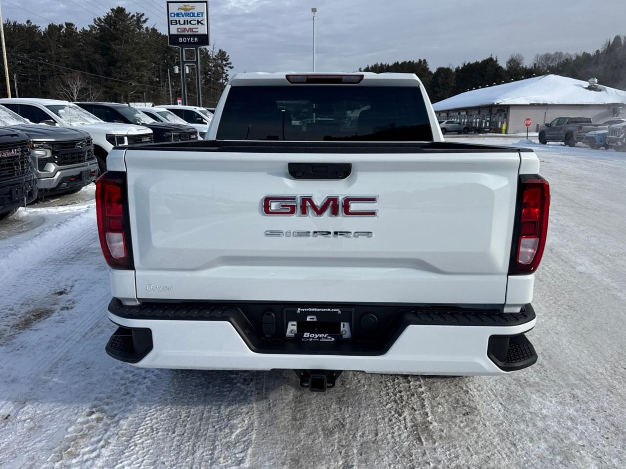 2026 GMC Sierra 1500 Crew Cab Short Box 4-Wheel Drive Pro Photo