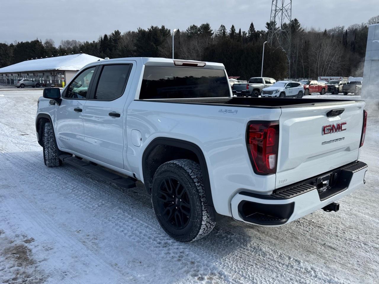 2026 GMC Sierra 1500 Crew Cab Short Box 4-Wheel Drive Pro Photo