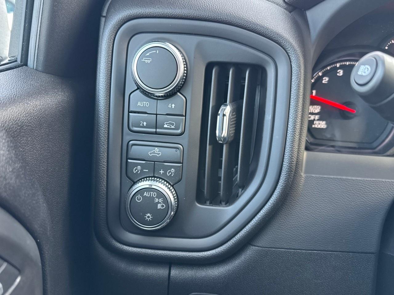 2026 GMC Sierra 1500 Crew Cab Short Box 4-Wheel Drive Pro Photo