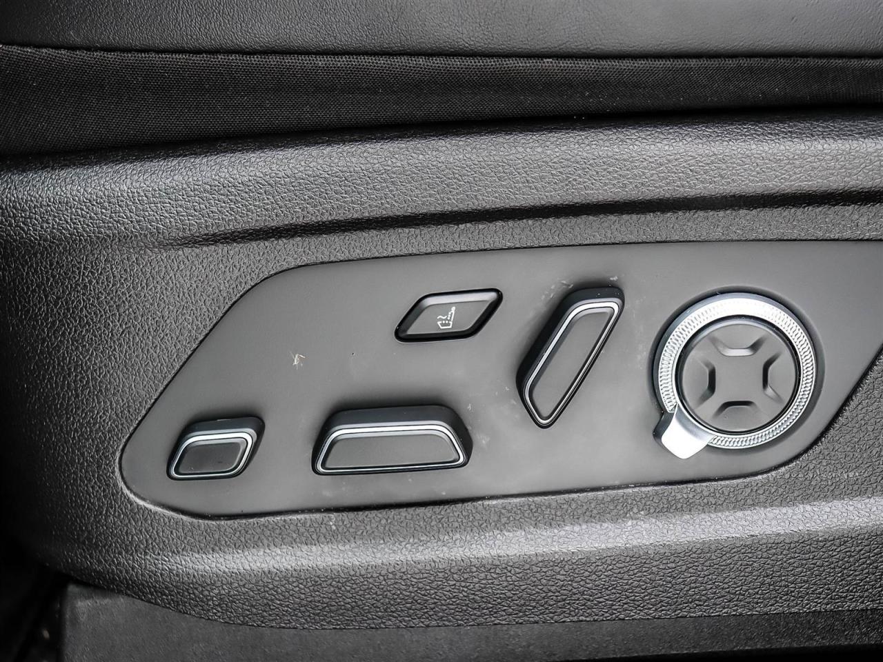 2025 Hyundai PALISADE Ultimate Calligraphy Night Photo