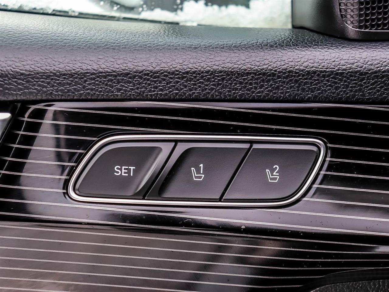 2025 Hyundai PALISADE Ultimate Calligraphy Night Photo