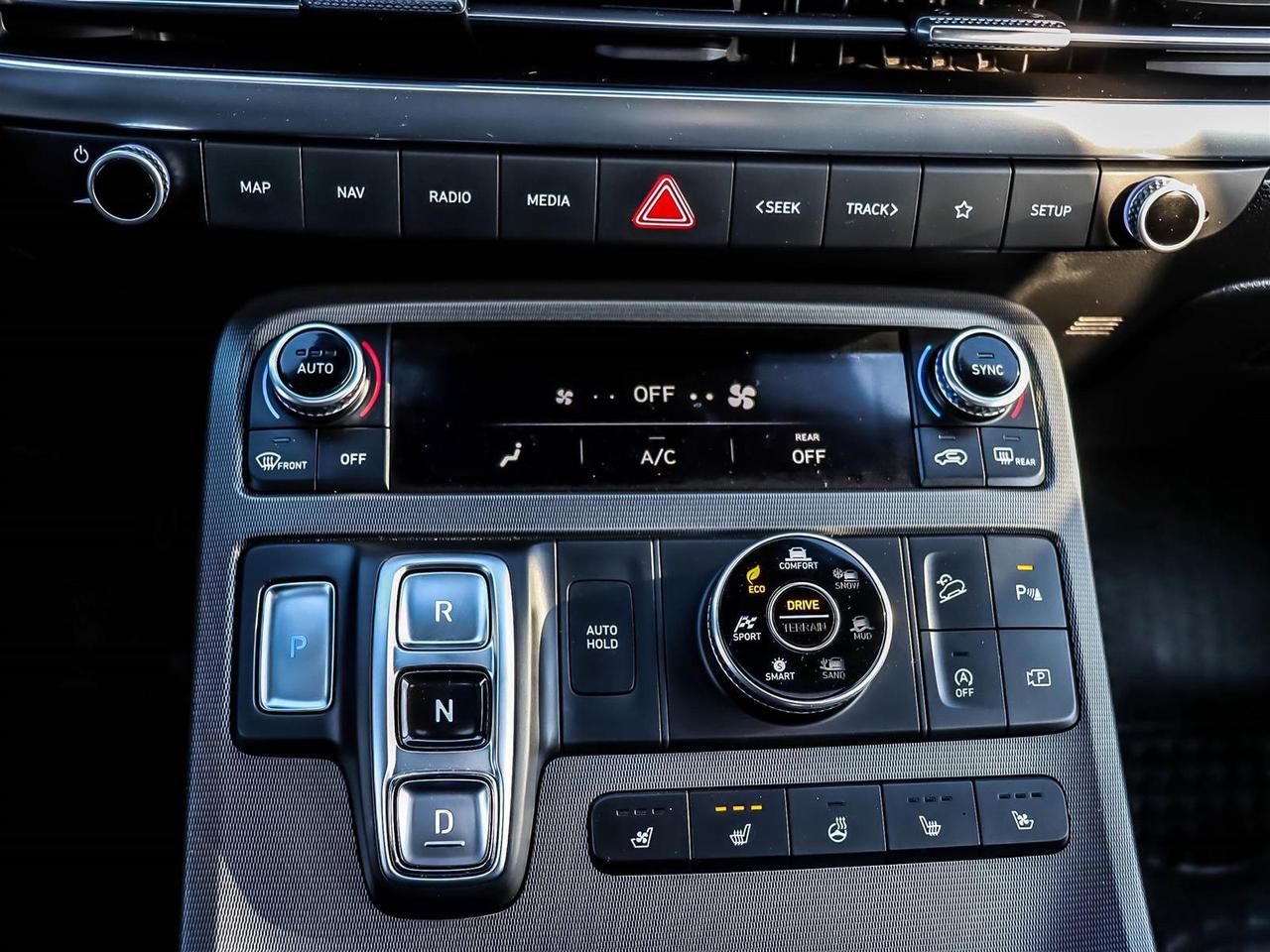 2025 Hyundai PALISADE Ultimate Calligraphy Night Photo