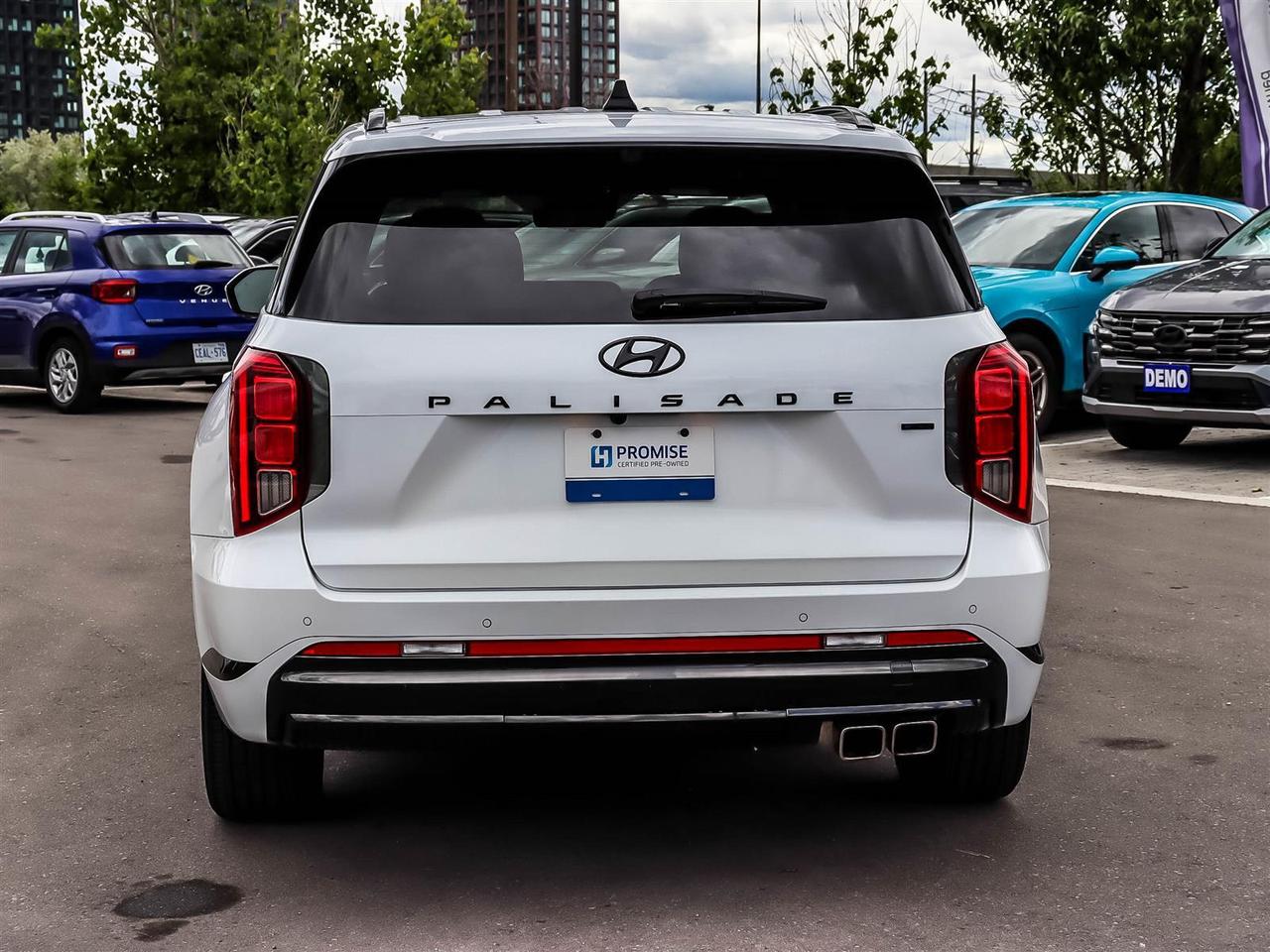 2025 Hyundai PALISADE Ultimate Calligraphy Night Photo