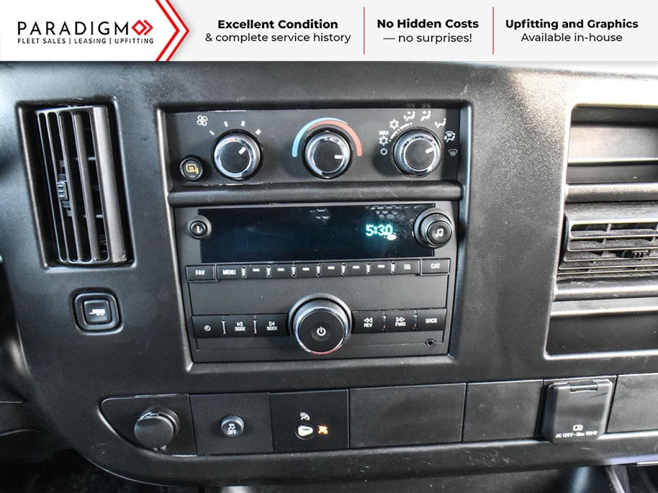 2024 Chevrolet Express 135"wb Low roof Photo