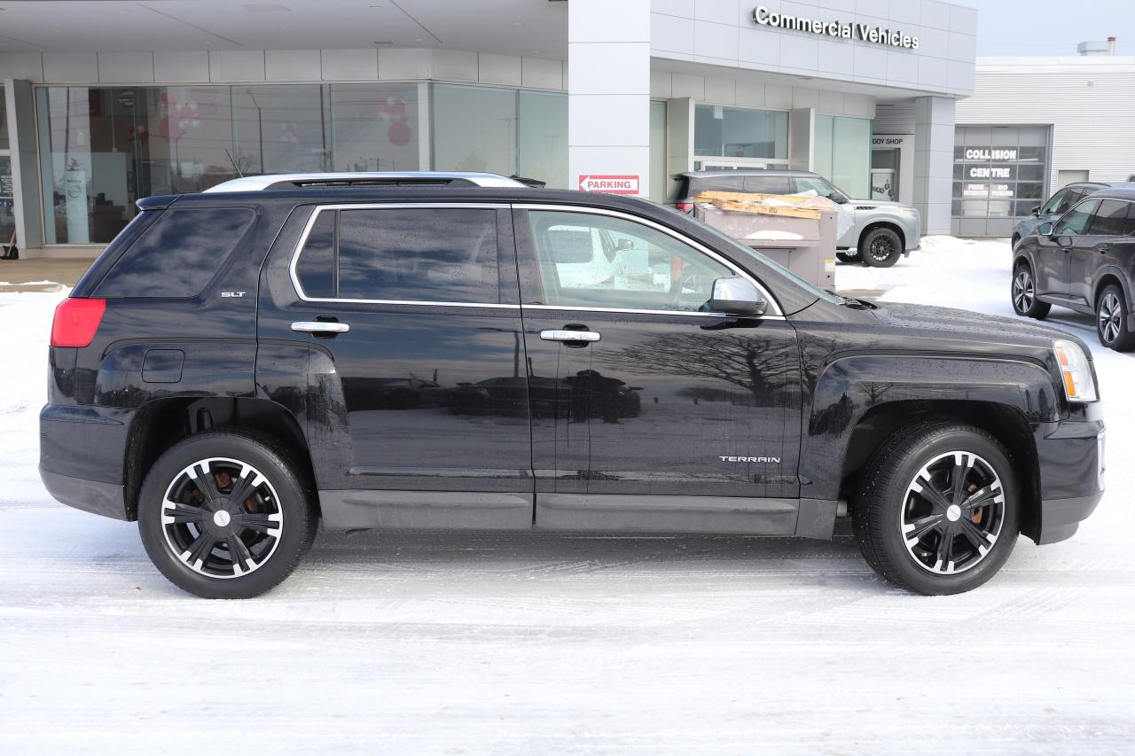 2017 GMC Terrain SLT SUNROOF LEATHER BLIND SPOT HTD SEAT REMOTE STR Photo