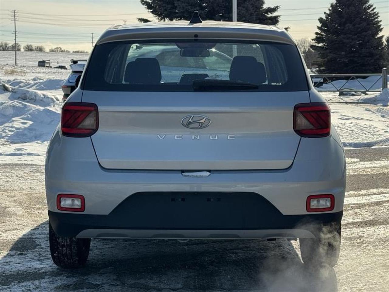 2021 Hyundai Venue FWD Essential IVT Photo2