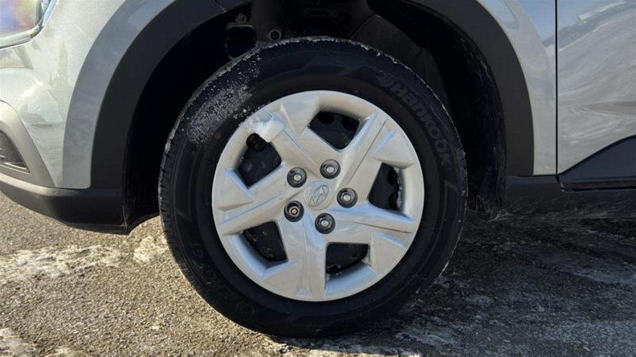 2021 Hyundai Venue FWD Essential IVT Photo