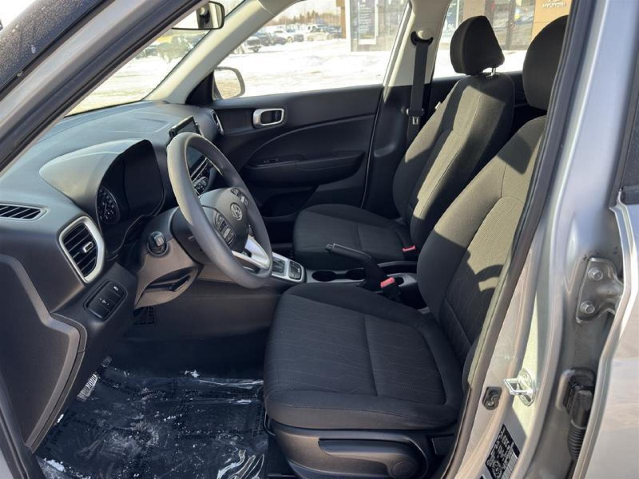 2021 Hyundai Venue FWD Essential IVT Photo