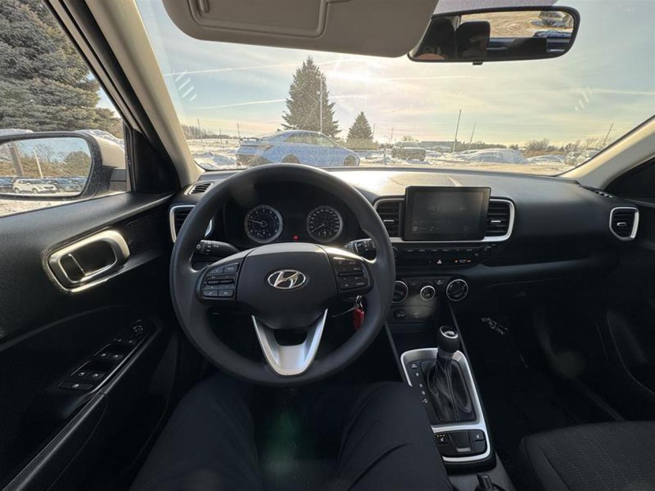 2021 Hyundai Venue FWD Essential IVT Photo