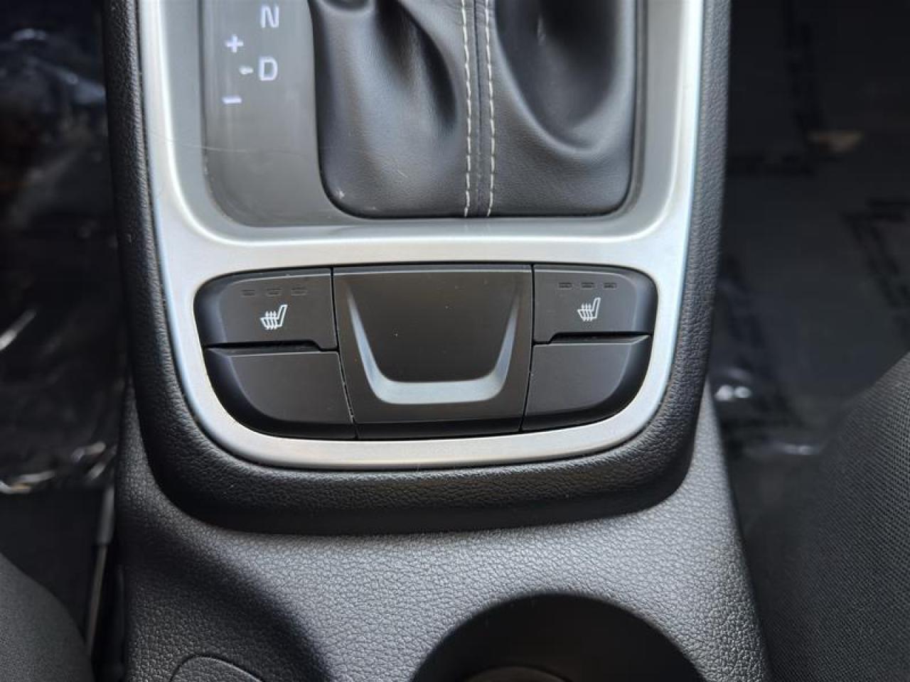 2021 Hyundai Venue FWD Essential IVT Photo