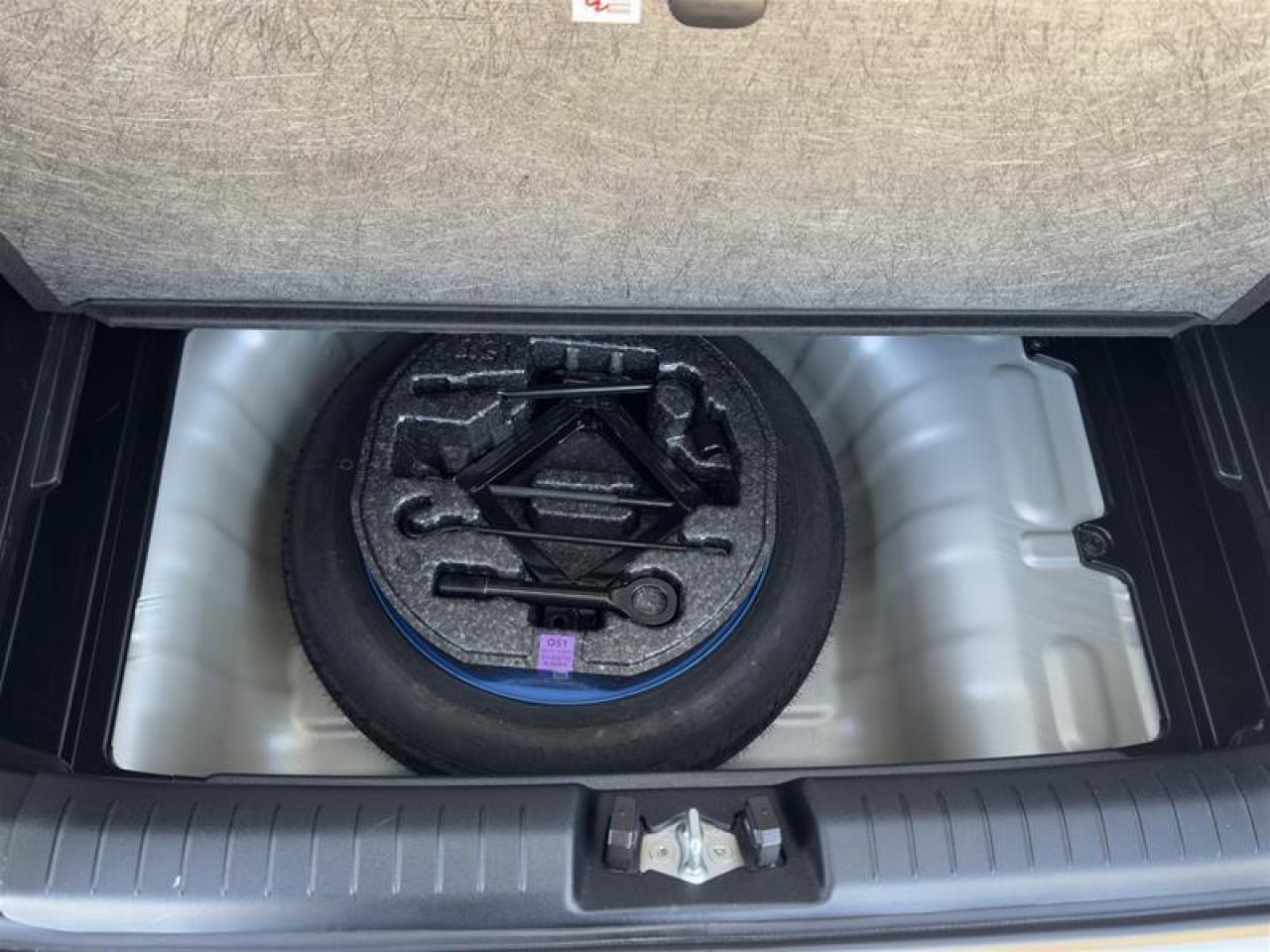 2021 Hyundai Venue FWD Essential IVT Photo