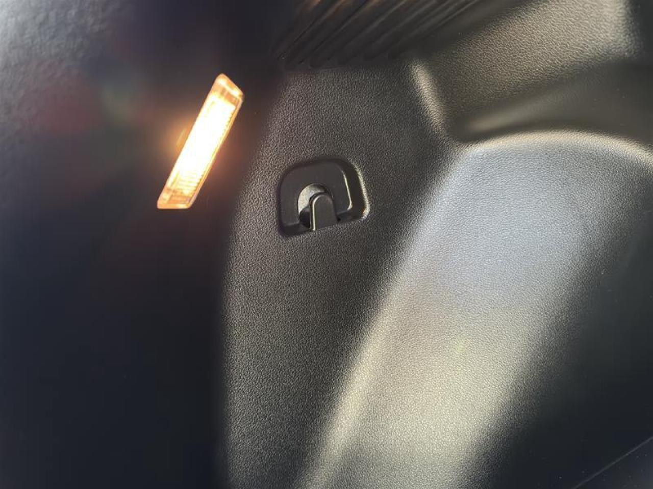 2021 Hyundai Venue FWD Essential IVT Photo