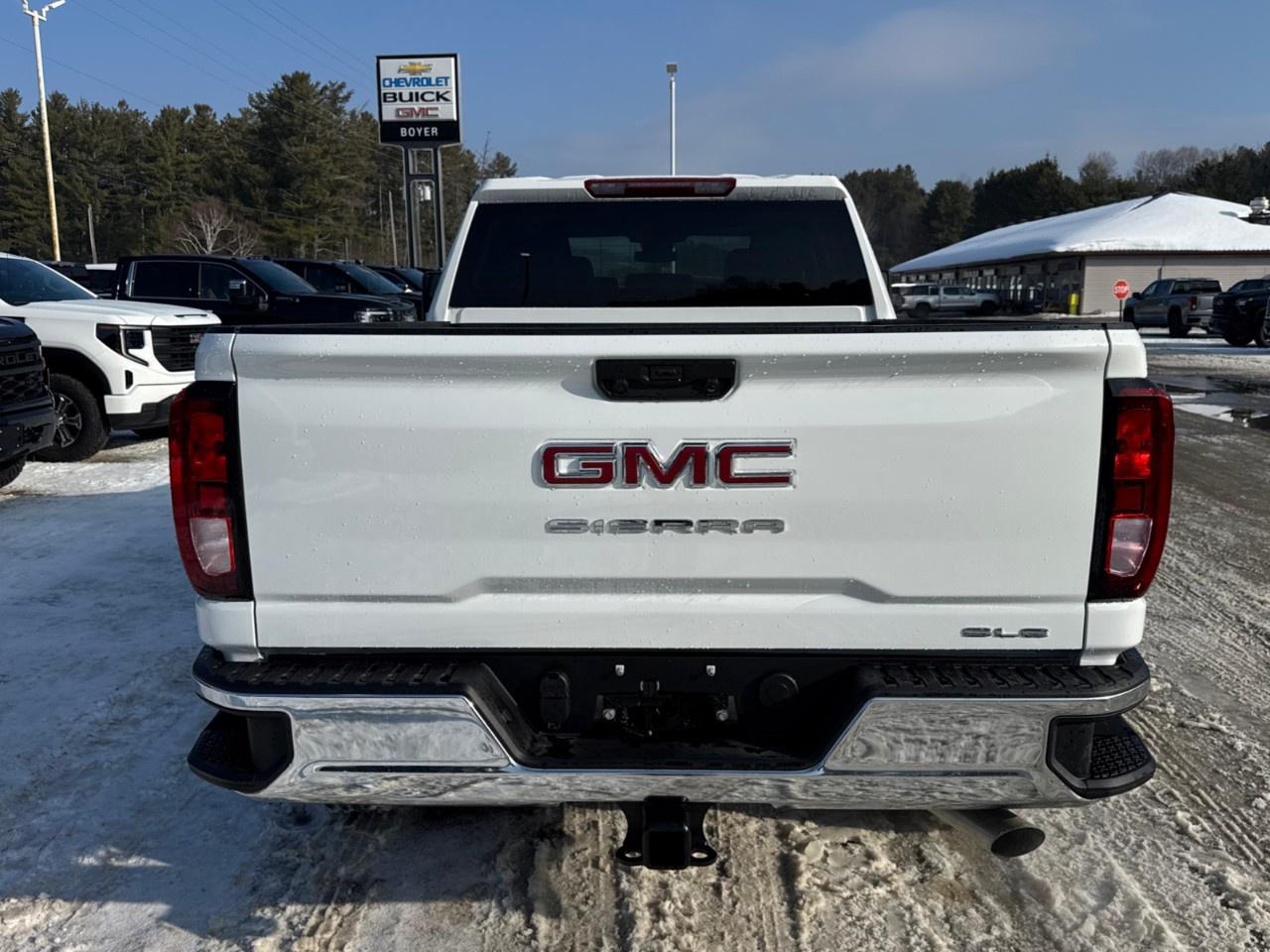 2026 GMC SIERRA 2500HD Crew Cab Standard Box 4-Wheel Drive SLE Photo
