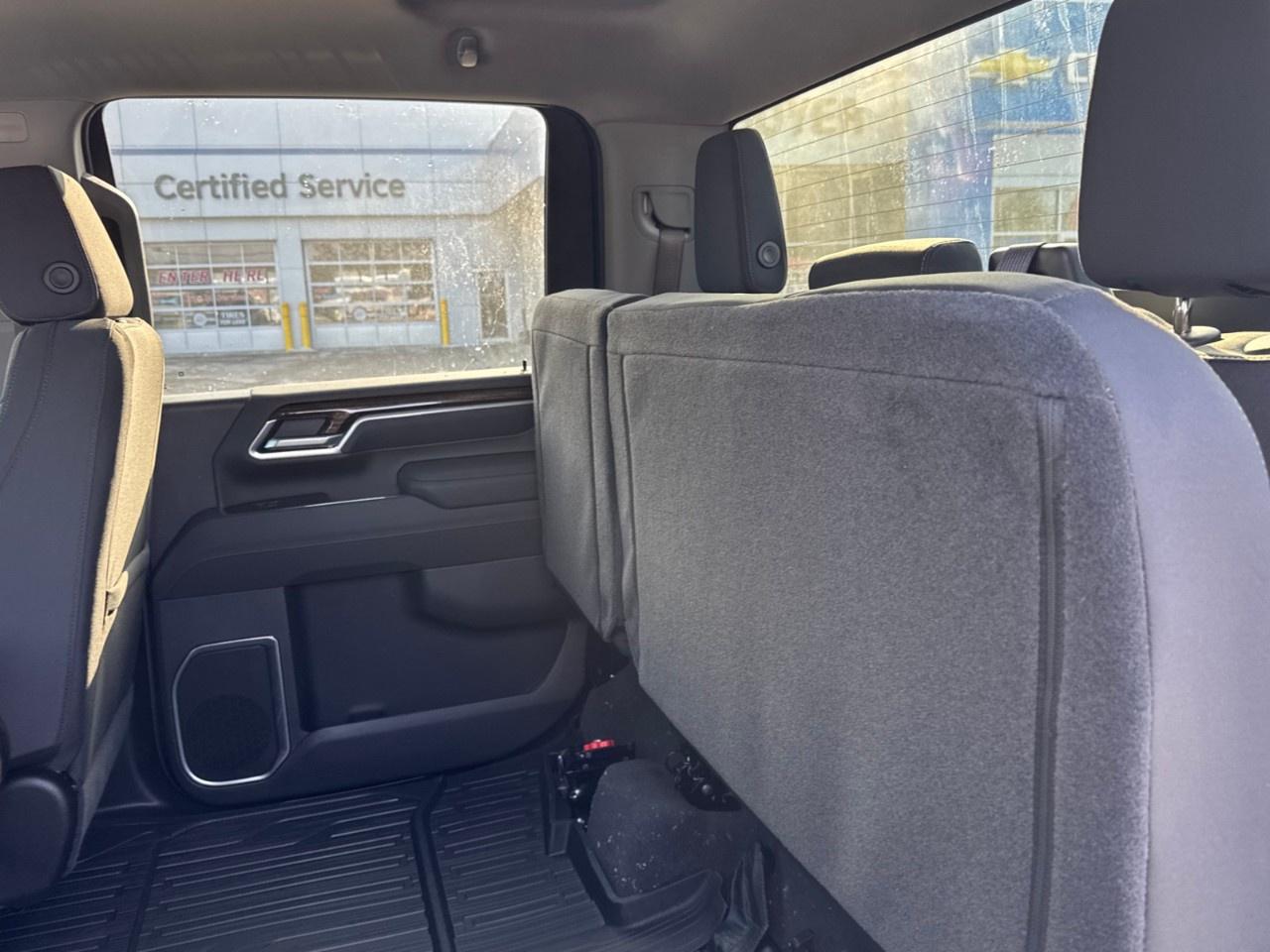 2026 GMC SIERRA 2500HD Crew Cab Standard Box 4-Wheel Drive SLE Photo