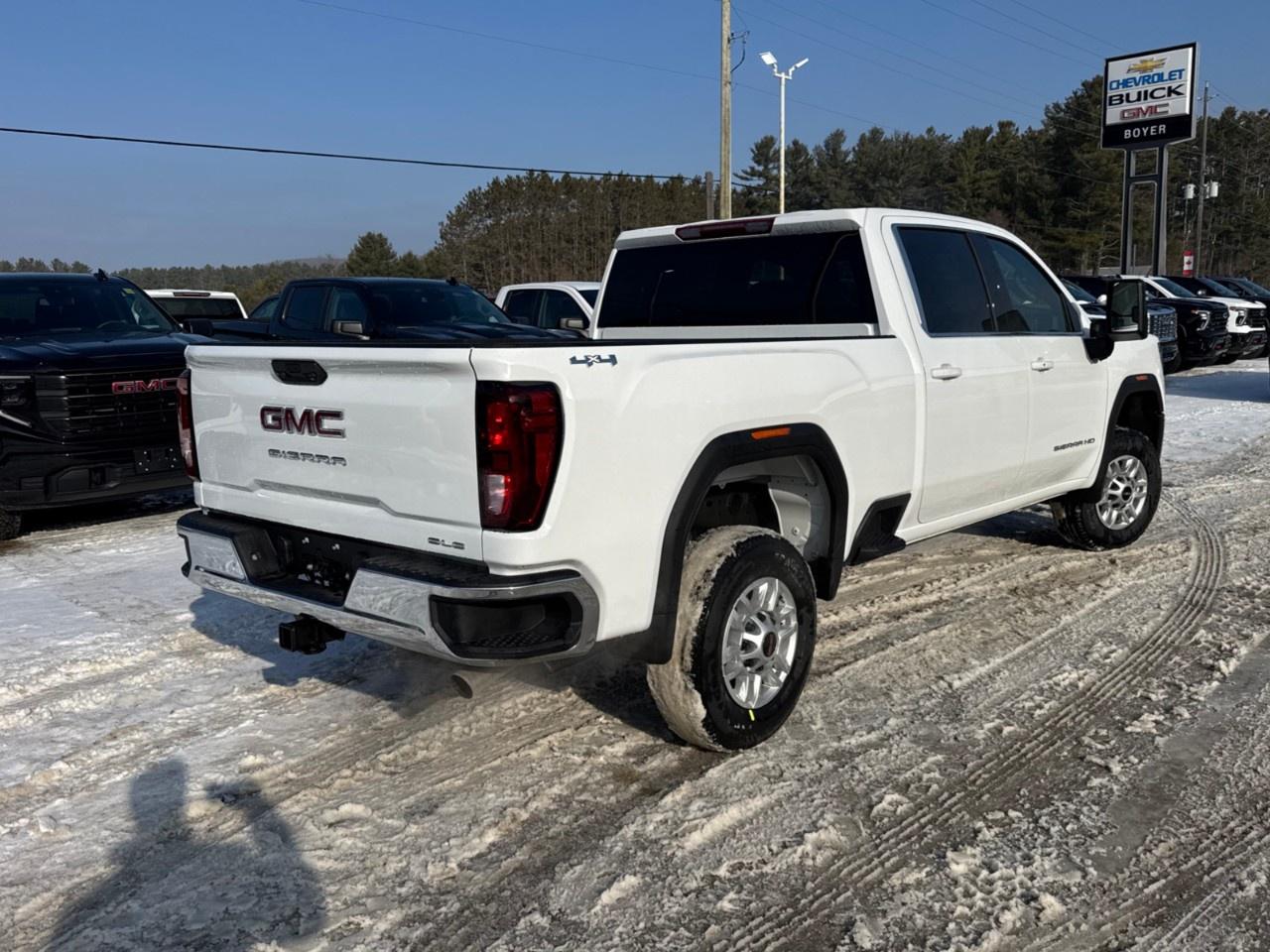 2026 GMC SIERRA 2500HD Crew Cab Standard Box 4-Wheel Drive SLE Photo