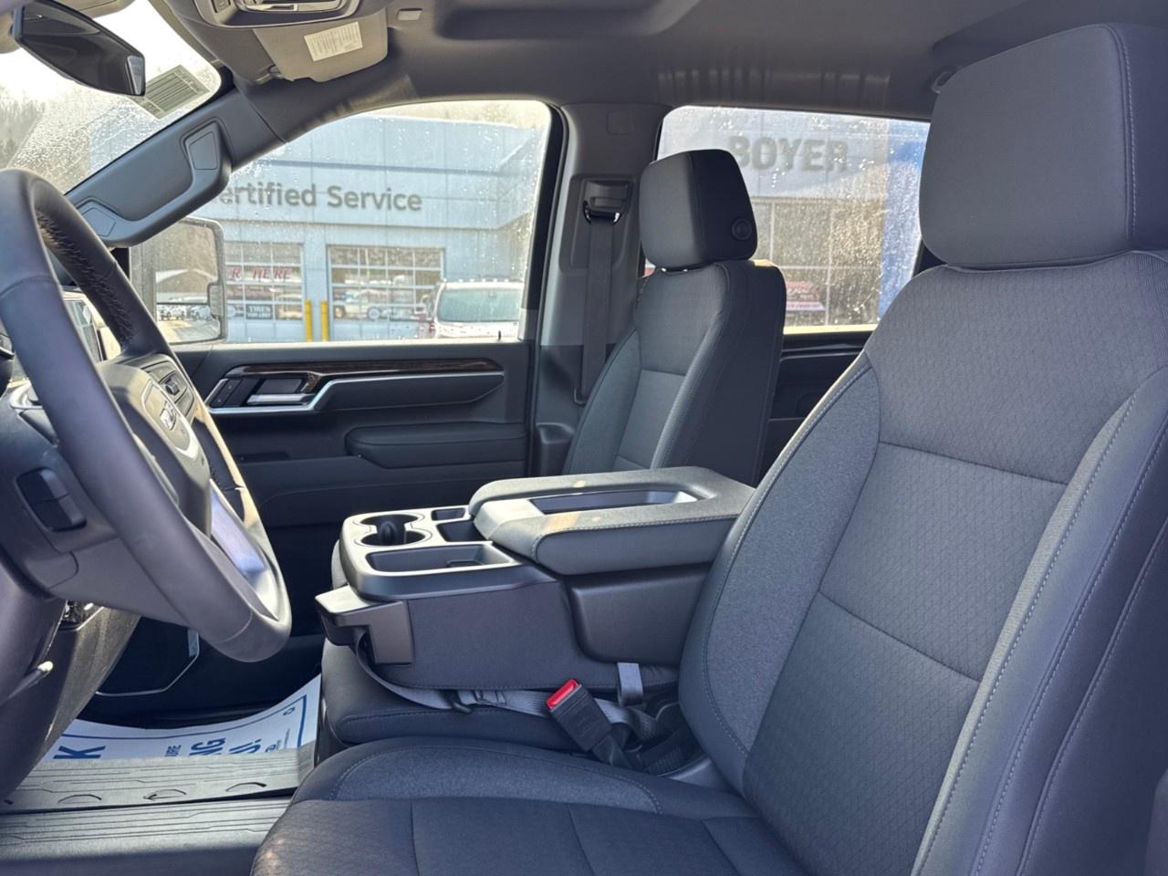 2026 GMC SIERRA 2500HD Crew Cab Standard Box 4-Wheel Drive SLE Photo